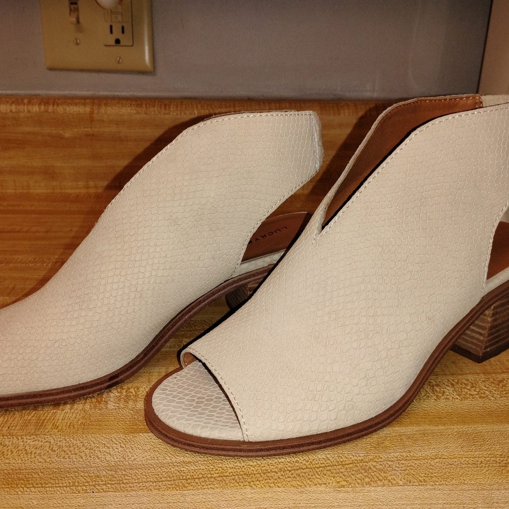 Elegant Cream Open-Toe Mules